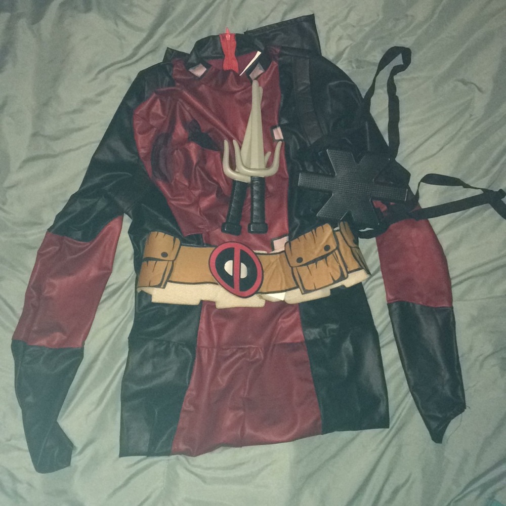 MARVEL Deadpool costume.